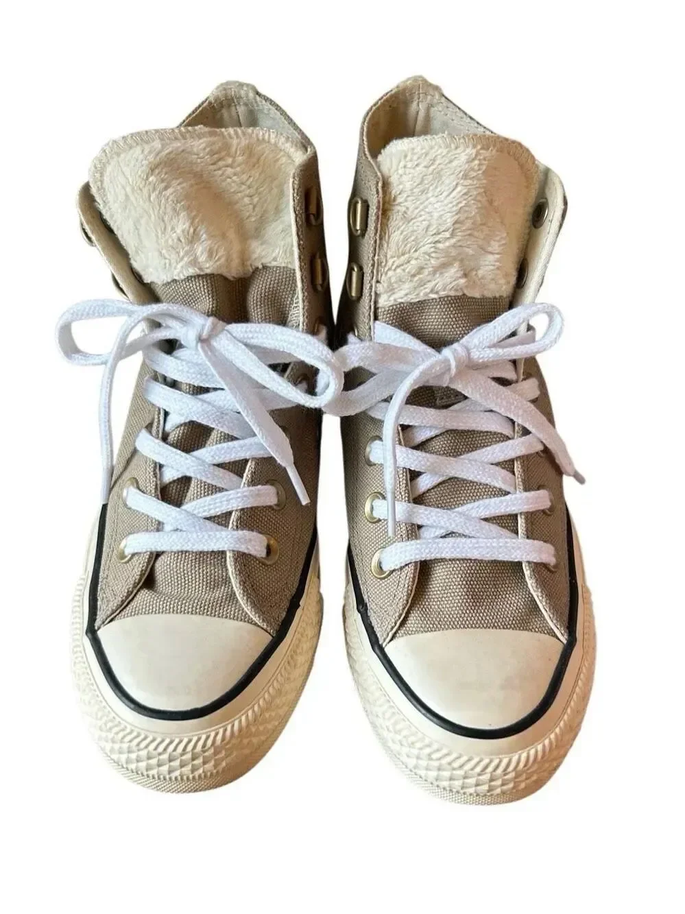 CONVERSE Shoes CHUCK TAYLOR Woman's Size 6 Beige Hi Top faux fur Sneaker